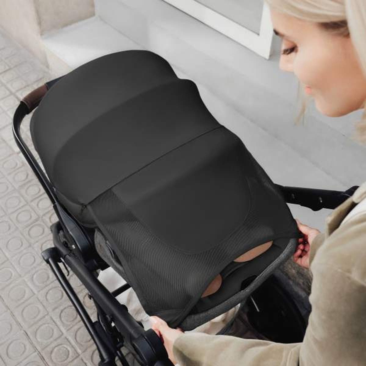 Juni Infant Car Seat with Versa Base - Peppercorn