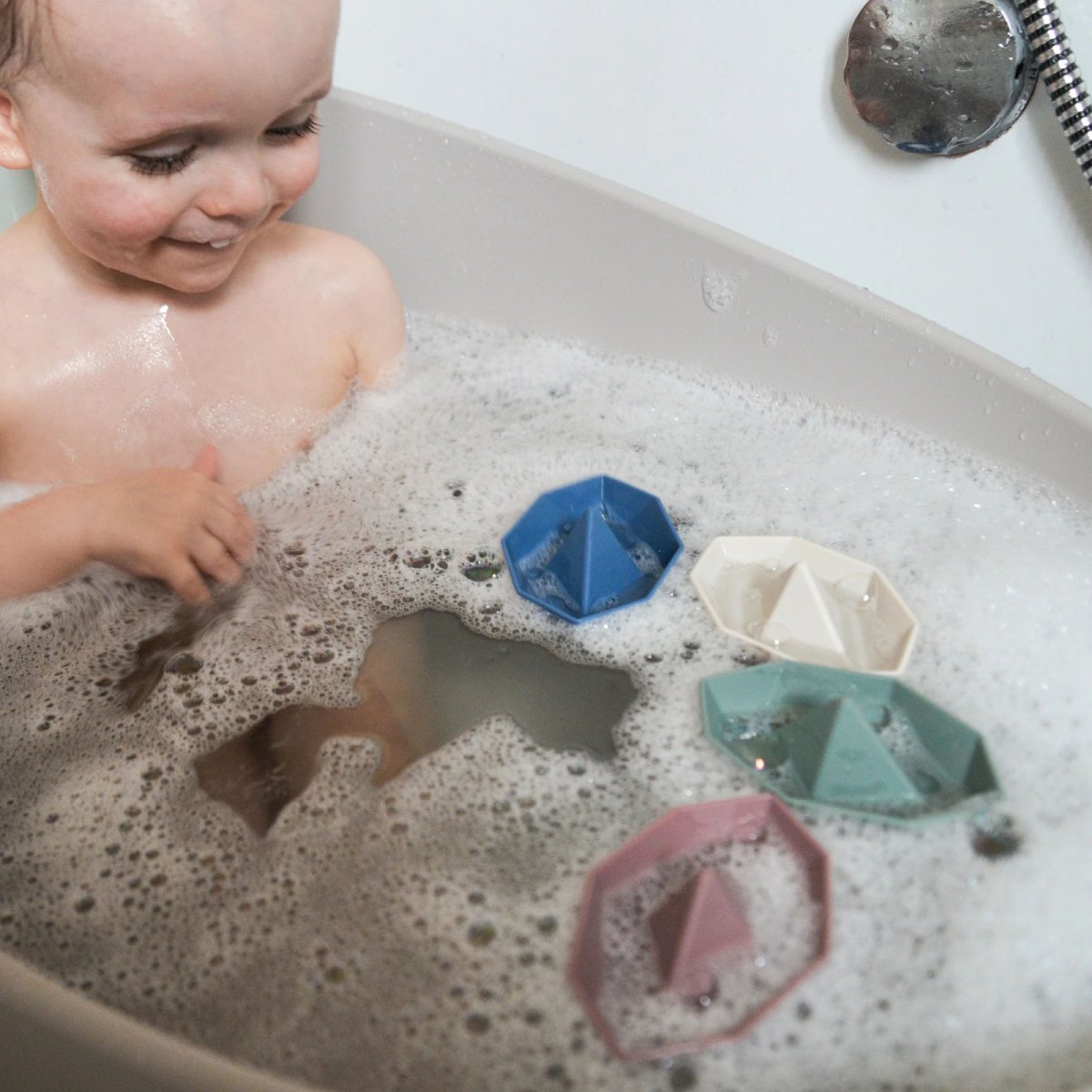 Stack and Sail Bath Boat Toys