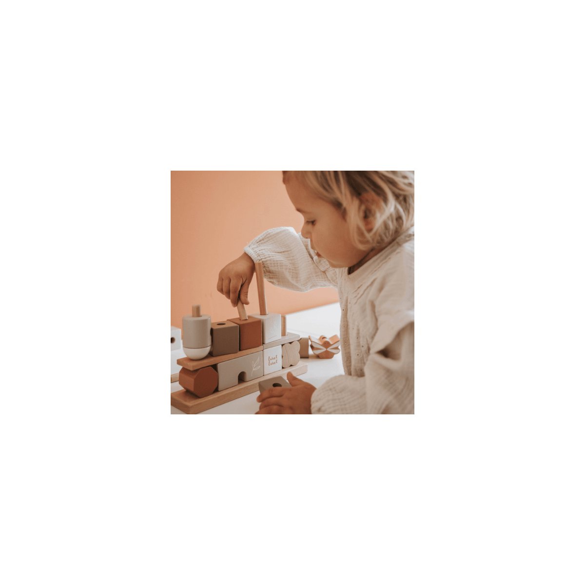 Stacking Blocks - Nougat